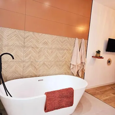 Parentale Avec Parking Apartment *